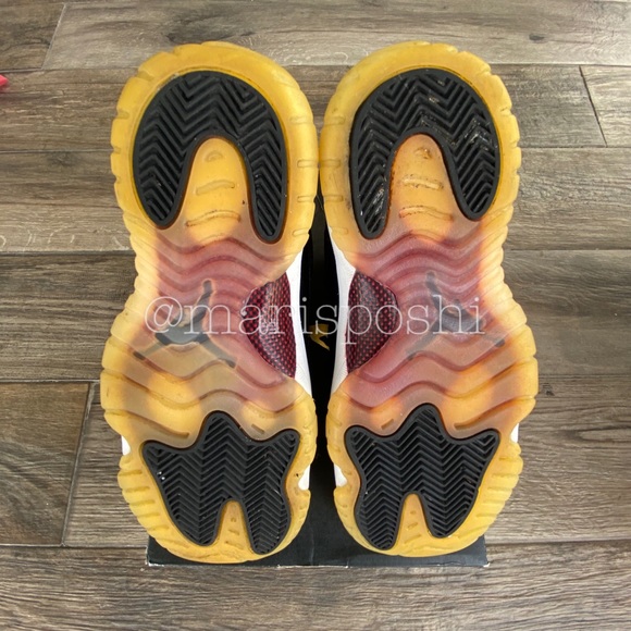 Air Jordan 11 Retro 72-10 - Picture 3 of 5